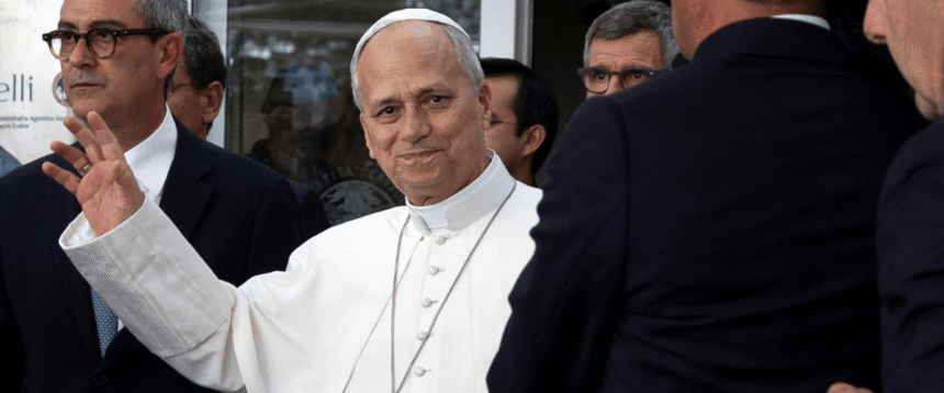 Papa video Gemelli folla