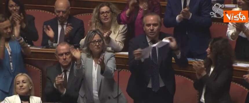 M5s in Senato tornano all’antico: gazzarra e insulti per difendere Scarpinato. Patetico show di Pirondini (video)