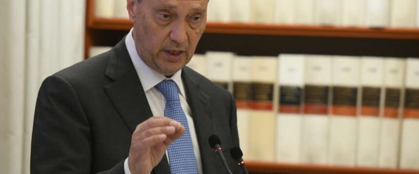 Cortei e non solo, il ministro Ciriani mette i puntini sulle “i”