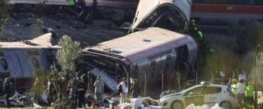 Strage ferroviaria in Spagna, il bilancio sale a 68 morti. Cinque italiani sui treni della tragedia, uno risulta disperso