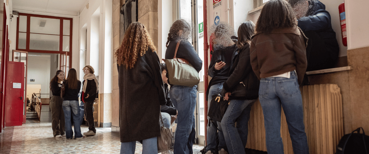 foto oscene del prof inviate nelle chat gli studenti scioperano al liceo di ravenna protesta contro la preside fa finta di niente da Secoloditalia.it foto oscene del prof inviate nelle chat gli studenti scioperano al liceo di ravenna protesta contro la preside fa finta di niente