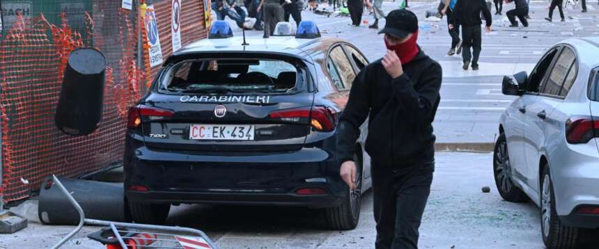 “Prendiamone un poliziotto, lo picchiamo e gli leviamo l’arma”: le chat dei maranza prima degli scontri di Milano