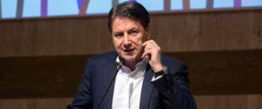 Il controcanto di Conte a Schlein: “Primarie il prima possibile e subito il programma”. Il campo largo resta un campo di battaglia