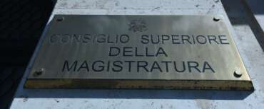 Avances a otto donne, il Csm “perdona” il magistrato: oggi è sostituto procuratore