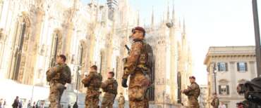 “Viva la Folgore! Viva l’Italia” i messaggi delle Istituzioni per il Raduno nazionale. E oggi a Milano 500 paracadutisti. La Russa: «Fiducioso che non ci saranno devastazioni»