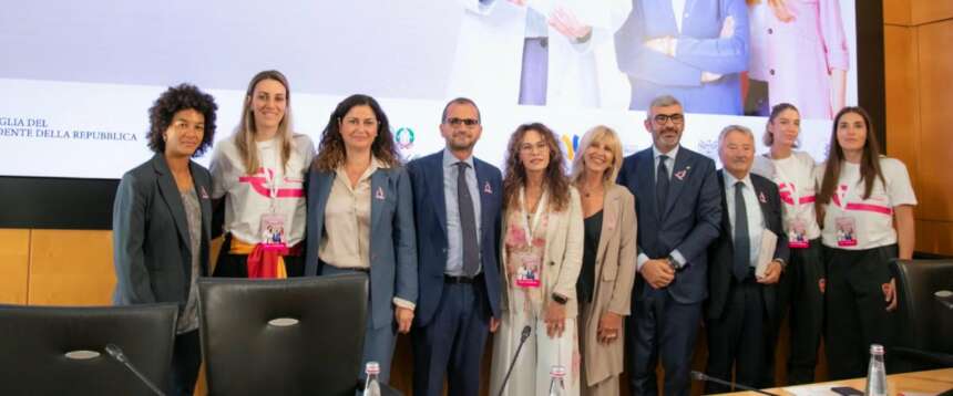 Con FrecciaRosa la prevenzione viaggia in treno: cos’è e come funziona il progetto di Gruppo Fs e Fondazione IncontraDonna