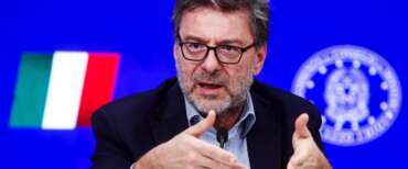 Manovra in cantiere, via libera allo scostamento di bilancio dello 0,3% per energia e sicurezza. Giorgetti: momento complesso, serve prudenza