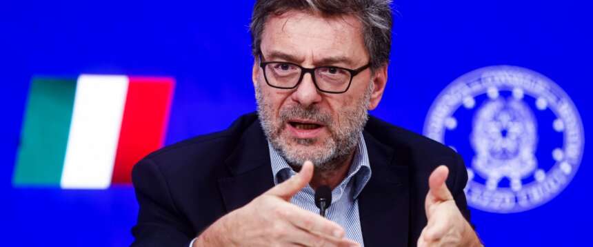 Manovra in cantiere, via libera allo scostamento di bilancio dello 0,3% per energia e sicurezza. Giorgetti: momento complesso, serve prudenza