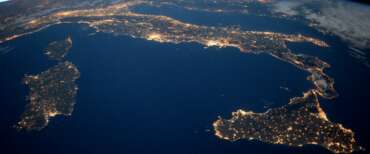 Confindustria rivede al rialzo le stime di crescita del Pil 2026: +1%. Investimenti e Pnrr trainano l’economia italiana