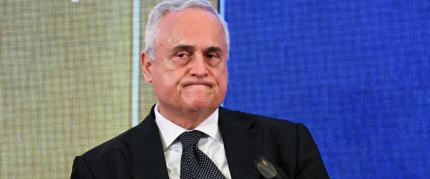 Lotito, dalle pistole ai nemici politici “che remano contro di me”. Ed è sempre più scontro con i tifosi della Lazio