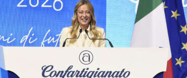 Meloni esalta gli artigiani “beni culturali viventi” e annuncia la riforma anti-burocrazia in Cdm: “L’aspettavate da 40 anni”