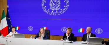 Meloni detta la linea sulla manovra: priorità a salari, ceto medio, famiglie e imprese. «L’obiettivo è mantenere gli impegni presi»