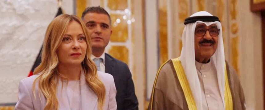 Giorgia Meloni con il primo ministro del Kuwait
