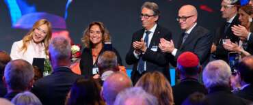 La standing ovation per la premier al Congresso dei notai