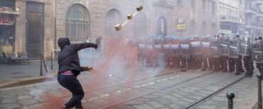 Guerriglia urbana, Meloni: “Mettere a ferro e fuoco le nostre città non è manifestare. Le opposizioni condannino senza ambiguità”