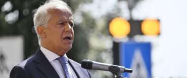 Cpr, Piantedosi: “Il Viminale rivedrà le regole sulle valutazioni sanitarie”. E avverte: “Se qualcuno ha usato il camice per fare militanza politica ne risponderà alla giustizia”