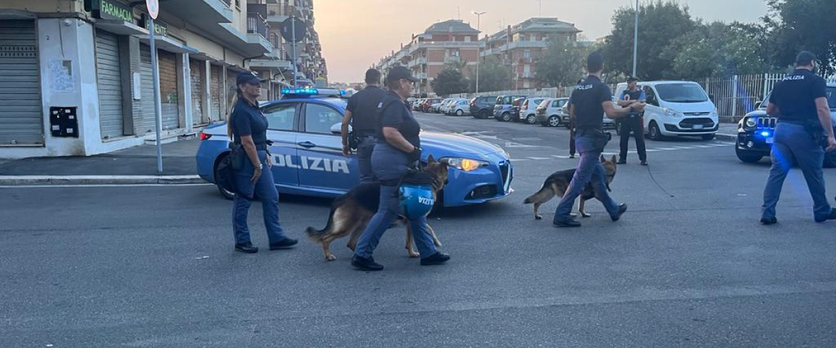 paura a ostia esplosione distrugge l8217ingresso di una palazzina 2 feriti e 11 famiglie evacuate si indaga su una bomba carta non si esclude un atto intimidatorio da Secoloditalia.it paura a ostia esplosione distrugge l8217ingresso di una palazzina 2 feriti e 11 famiglie evacuate si indaga su una bomba carta non si esclude un atto intimidatorio