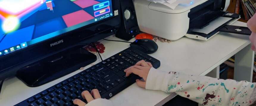 Adescato su Roblox e ricattato: il caso del 15enne italiano in carcere a Malta accende i riflettori sulla piattaforma amata dai bambini