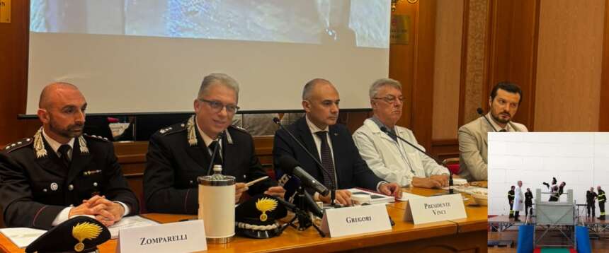 David Rossi, la svolta dopo 13 anni: le ombre nel vicolo, i soccorsi mancati e la pista della ‘ndrangheta. Vinci: «Un omicidio organizzato. Ora è tutto chiaro, mancano i nomi»