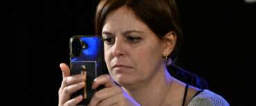 Milano, Ilaria Salis in pena per i fermati: «Destra classista e razzista». E sulla sicurezza attacca il governo: «Il prossimo passo è la licenza di sparare sulla folla?»