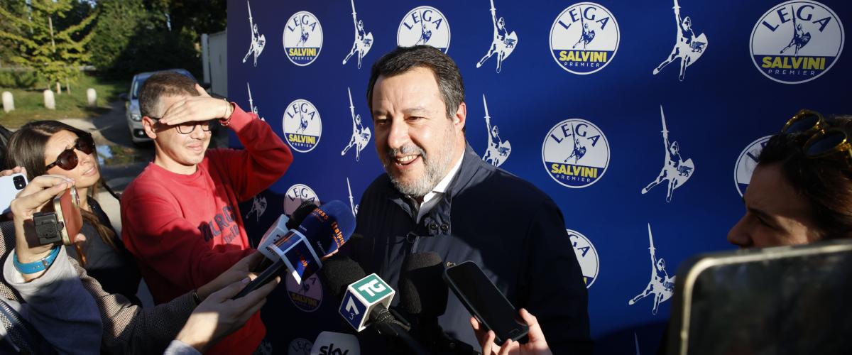 la lega a congresso il 24 e 25 ottobre salvini annuncia novit224 ci sar224 una segreteria politica per condividere oneri e onori da Secoloditalia.it la lega a congresso il 24 e 25 ottobre salvini annuncia novit224 ci sar224 una segreteria politica per condividere oneri e onori