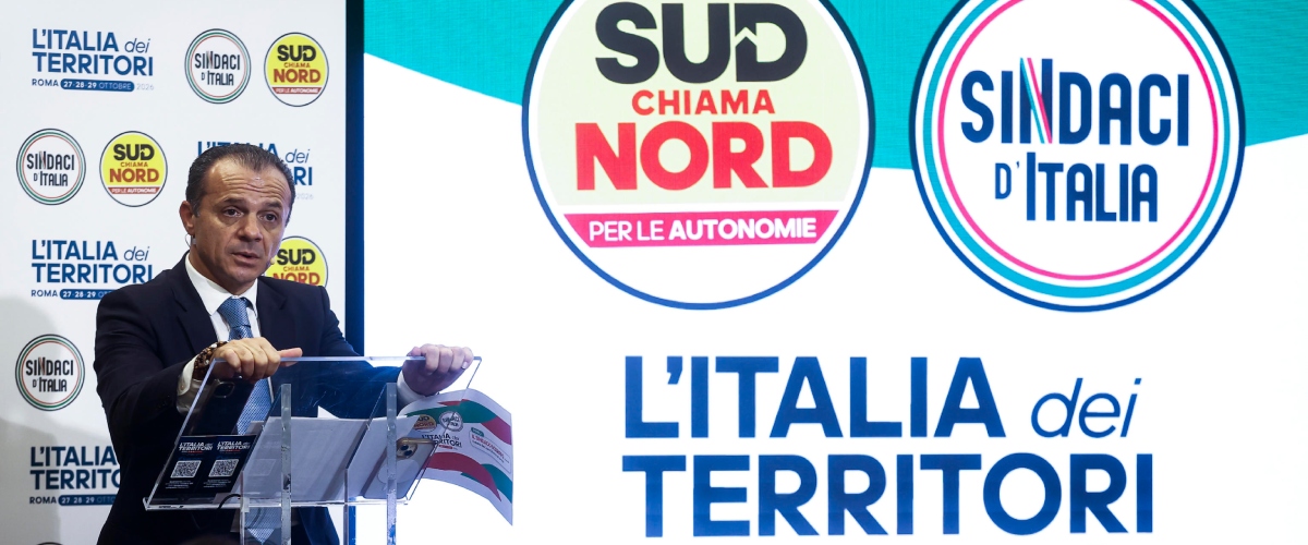 Sindaci contro civici “in provetta”: il centrodestra unisce i territori, il centrosinistra sforna “centrini” nei salotti romani
