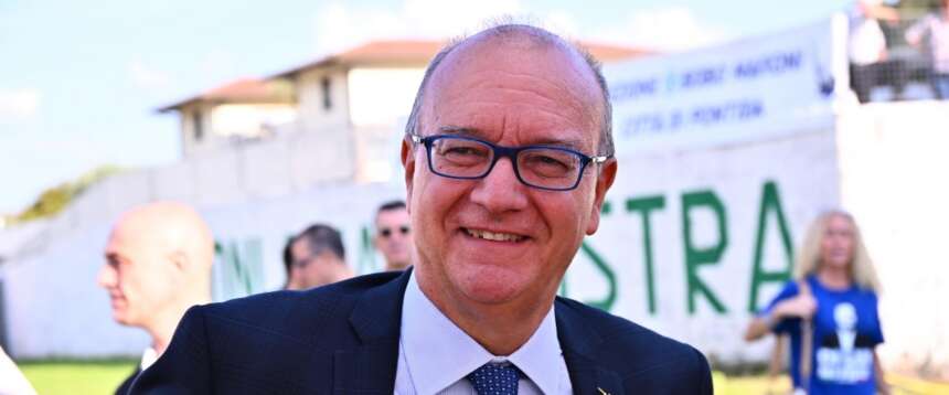 Scuola, Valditara: «156mila aule digitalizzate e 8mila laboratori». Ora la sfida è l’intelligenza artificiale
