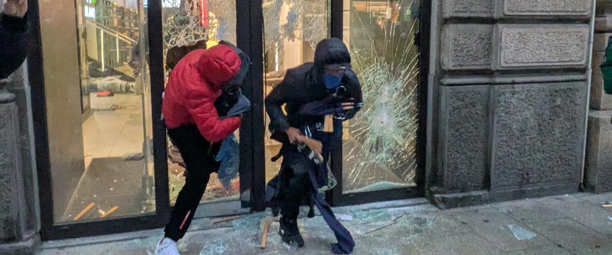 raccolta fondi per youssef siher la galassia islamica mobilitata per pagargli gli avvocati i commercianti devastati dimenticati da Secoloditalia.it raccolta fondi per youssef siher la galassia islamica mobilitata per pagargli gli avvocati i commercianti devastati dimenticati